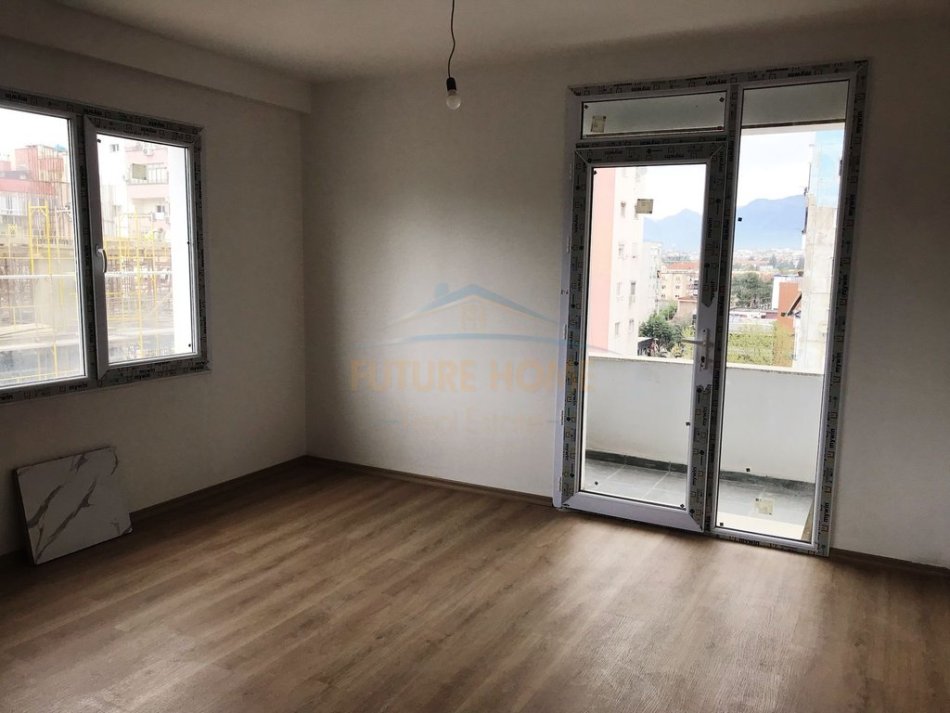 Tirane, jepet me qera apartament 2+1 Kati 6, 95 m² 500 € (Rruga Dritan Hoxha)