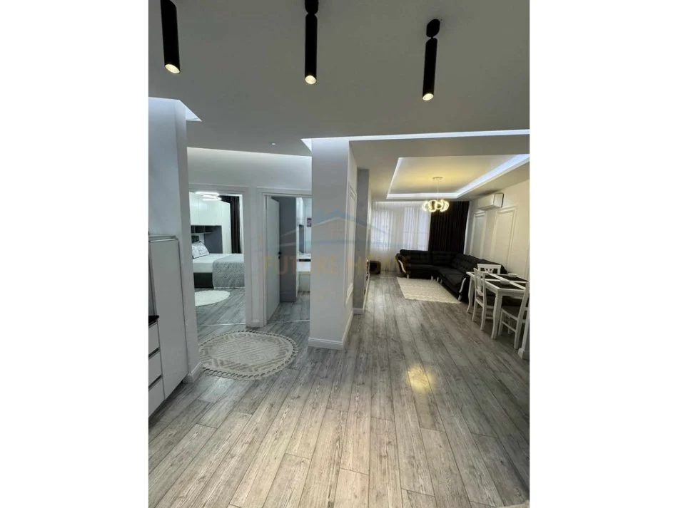 Tirane, shitet apartament 2+1 Kati 7, 84 m² 133.000 € (Unaza e Re)
