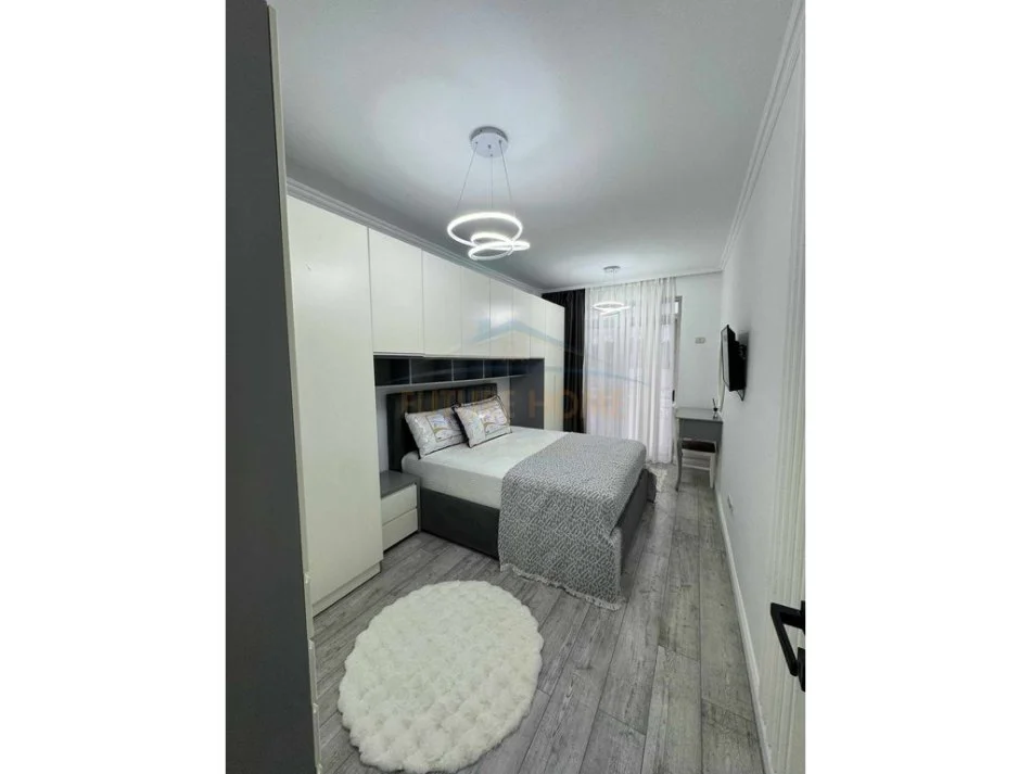 Tirane, shitet apartament 2+1 Kati 7, 84 m² 133.000 € (Unaza e Re)