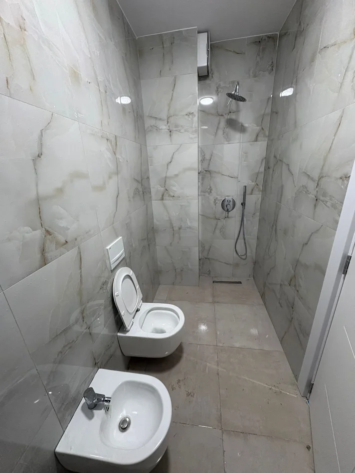 Tirane, jepet me qera 1+1 , 