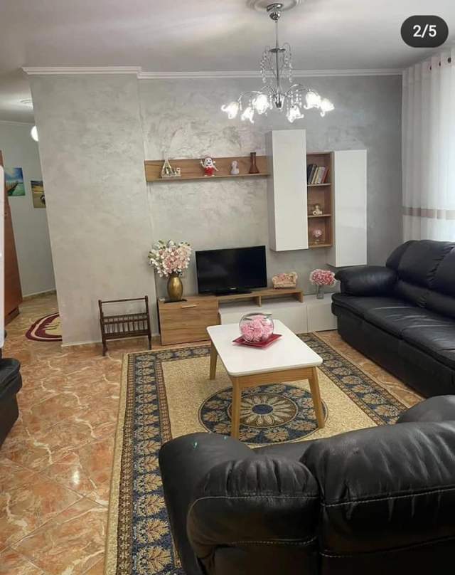 Tirane, jepet me qera apartament 1+1 Kati 3, 70 m² 600 Euro tek Liqeni,Rruga e Kosovareve