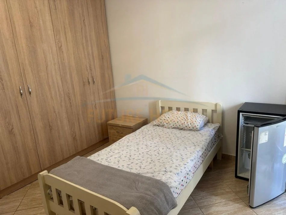 Tirane, jepet me qera apartament 2+1 Kati 1, 95 m² 500 € (Unaza e re)