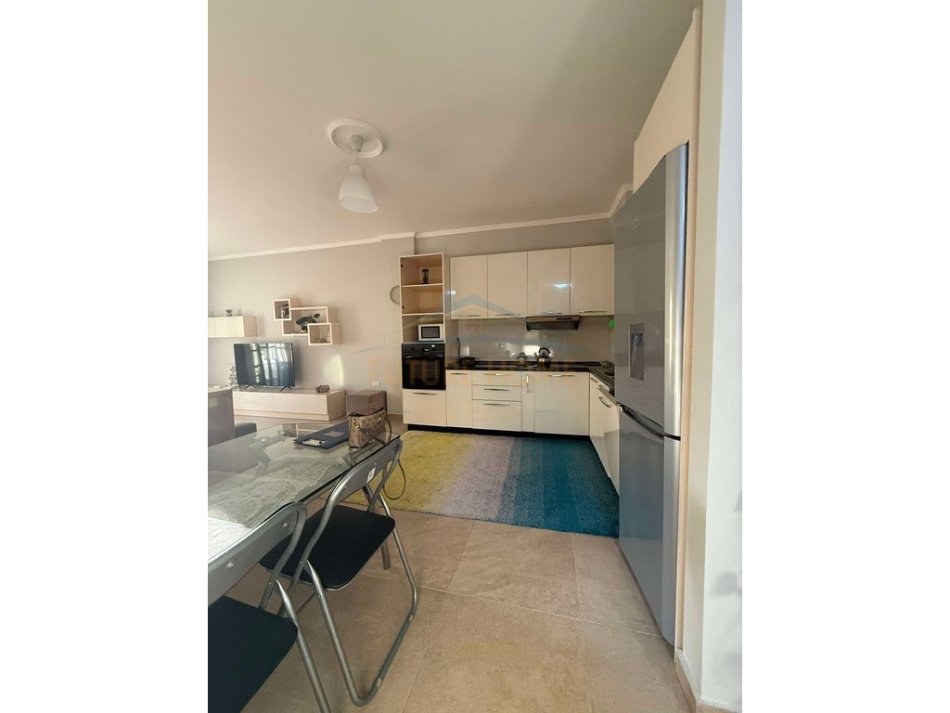 Tirane, shitet apartament 2+1+Ballkon Kati 1, 96 m² 215.000 € (LIQENI I THATE)
