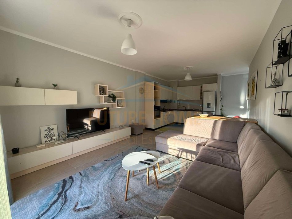 Shitet, Apartament 2+1+2, Liqeni i Thate.