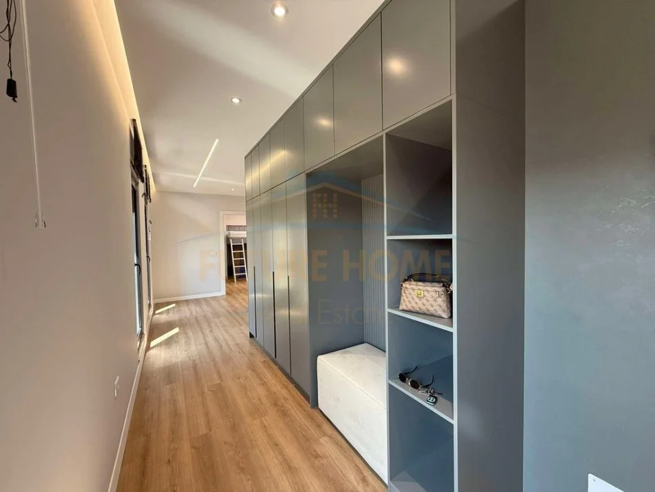 jepet me qera 2+1 Kati 7, 95 m² 800 € (Unaza e re)