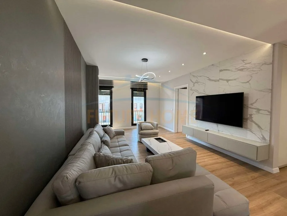 Tirane, jepet me qera apartament 2+1 Kati 7, 95 m² 800 € (Unaza e Re)