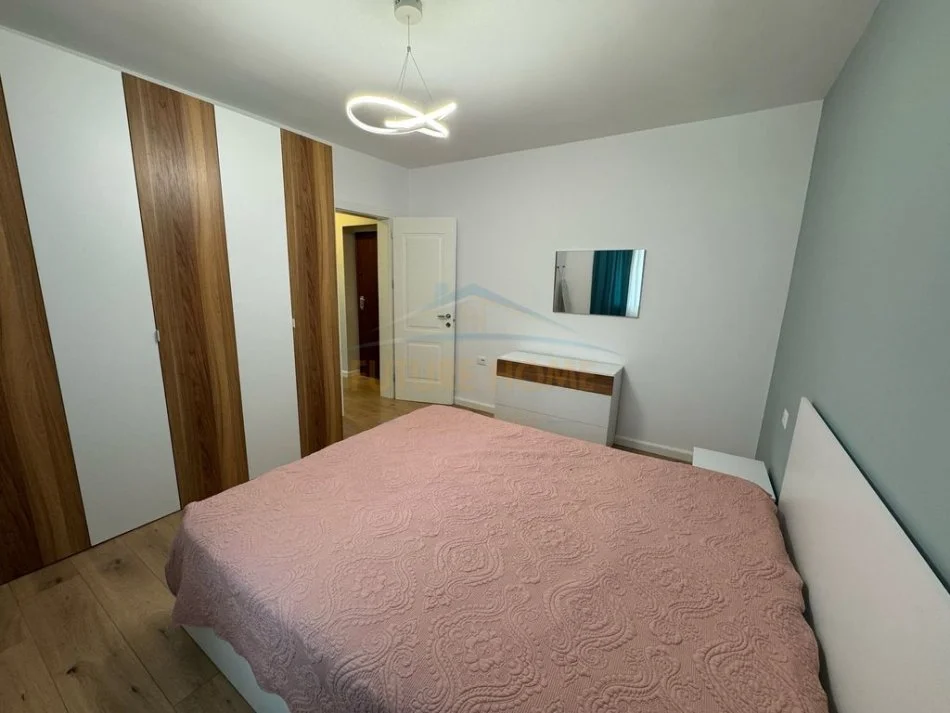 Tirane, jepet me qera apartament 1+1 Kati 2, 54 m² 550 € (Rruga e Durrësit,)