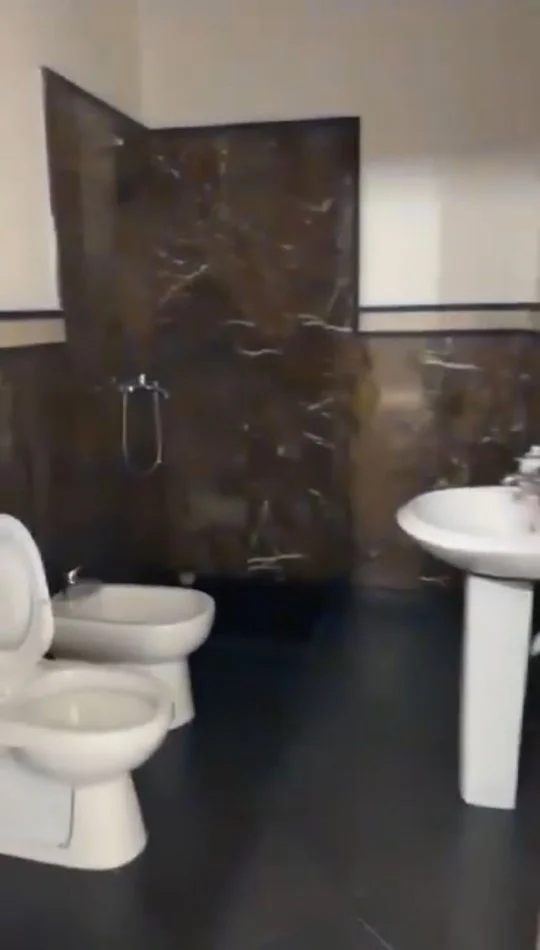 Tirane, jepet me qera apartament 2+1+Ballkon Kati 6, 128 m² 400 € (prane Casa Italia)