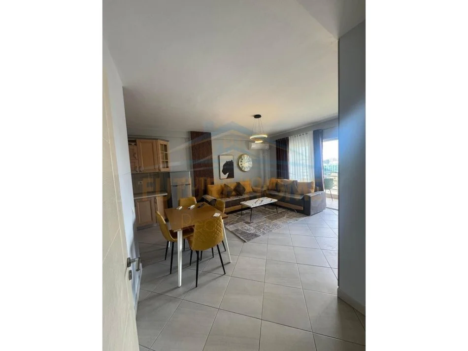 Tirane, shitet apartament 1+1 Kati 6, 70 m² 140.000 € (Rruga 5 Maji)