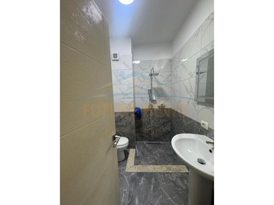 Tirane, shitet apartament 1+1 Kati 6, 70 m² 140.000 € (rruga 5 maj)