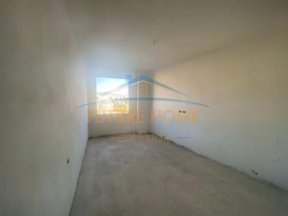 Tirane, shitet apartament 1+1 Kati 7, 75 m² 98.000 € (Yzberisht)