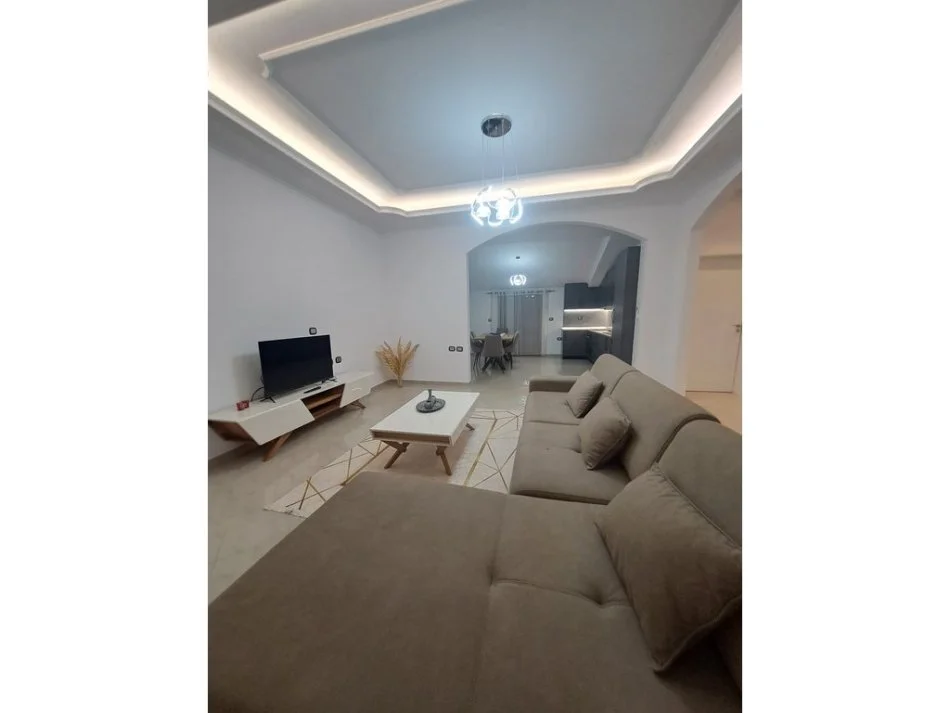 Tirane, jepet me qera apartament 2+1 Kati 3, 144 m² 500 € (Selite)