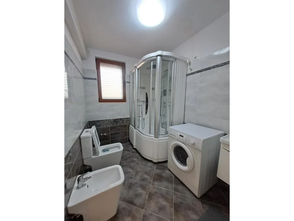 Tirane, jepet me qera apartament 2+1 Kati 3, 144 m² 500 € (Selite)