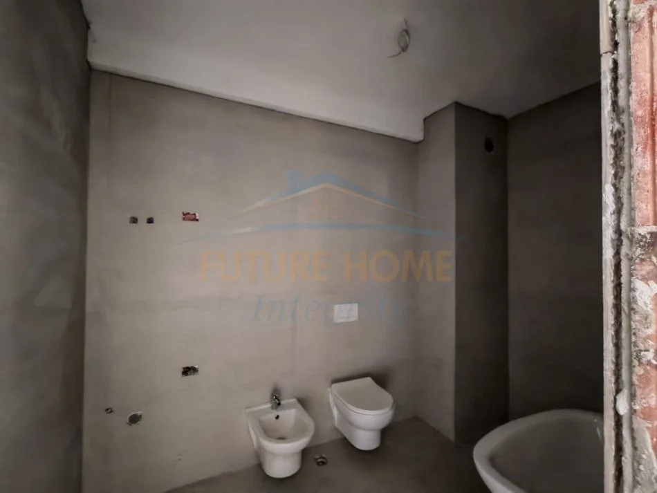 Tirane, shitet apartament 1+1 Kati 3, 83 m² 100.900 € (Paskuqan)