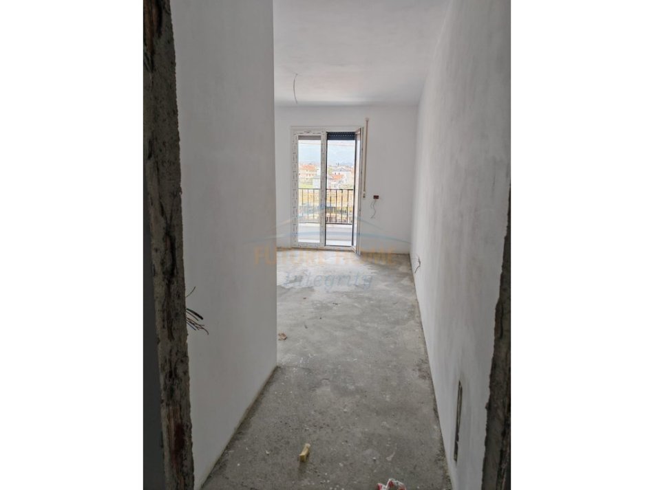 Tirane, shitet apartament 1+1 Kati 3, 83 m² 103.000 € (Paskuqan)