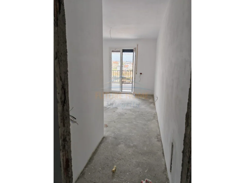 Tirane, shitet apartament 1+1, Kati 3, 84 m² 95.000 € (Paskuqan)