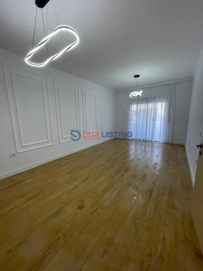 Tirane, shitet apartament 2+1+Ballkon Kati 8, 98 m² 153.000 € (Astiri)
