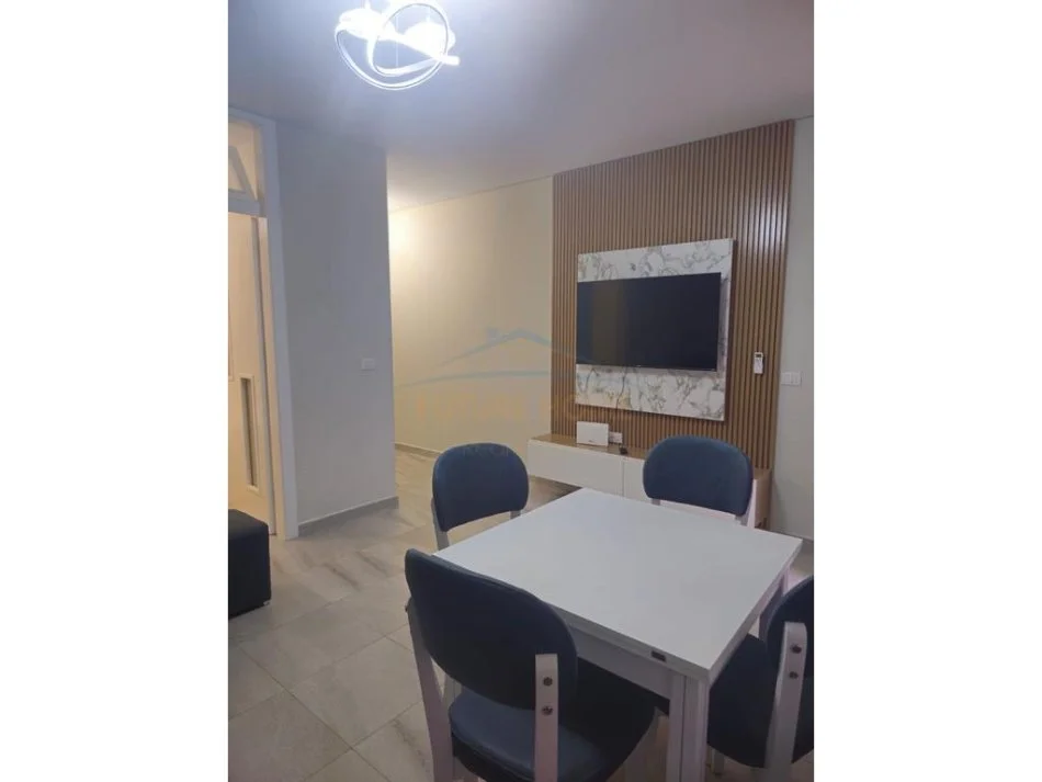 Durres, shitet apartament 2+1+Ballkon Kati 0, 90 m² 270.000 € (san pietro)