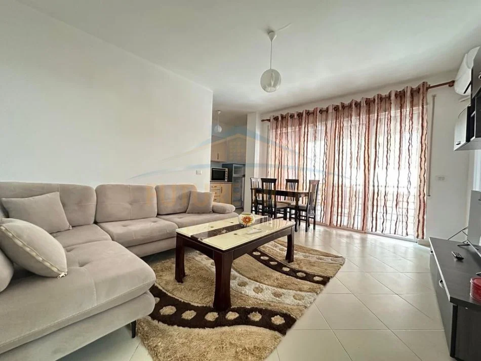 Tirane, jepet me qera apartament 1+1 Kati 1, 97 m² 350 € (Unaza e re)