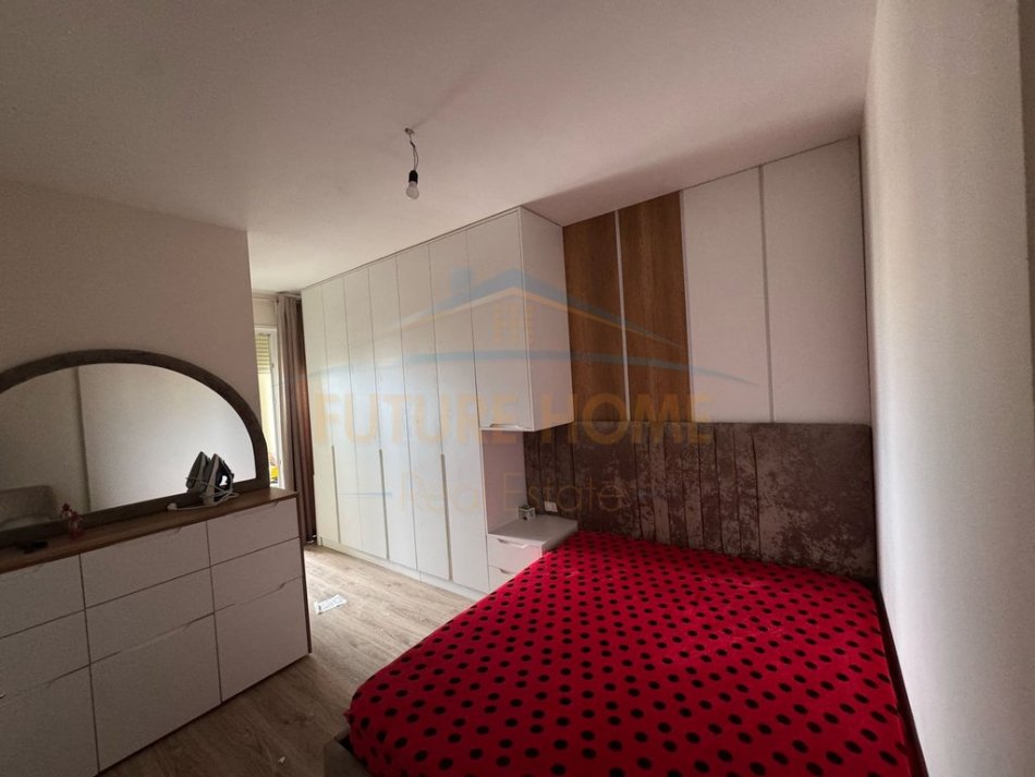 Tirane, jepet me qera apartament 2+1 Kati 9, 82 m² 550 € (rruga hamdi pepa)