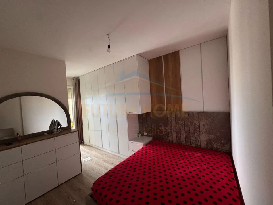 Tirane, jap me qera apartament 2+1 Kati 9, 94 m² 550 € (Rruga Bedri Karapici)