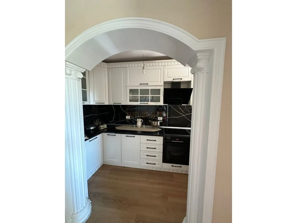 Tirane, jepet me qera apartament 1+1 , 57 m² 550 € (Rruga Muhamet Gjollesha)