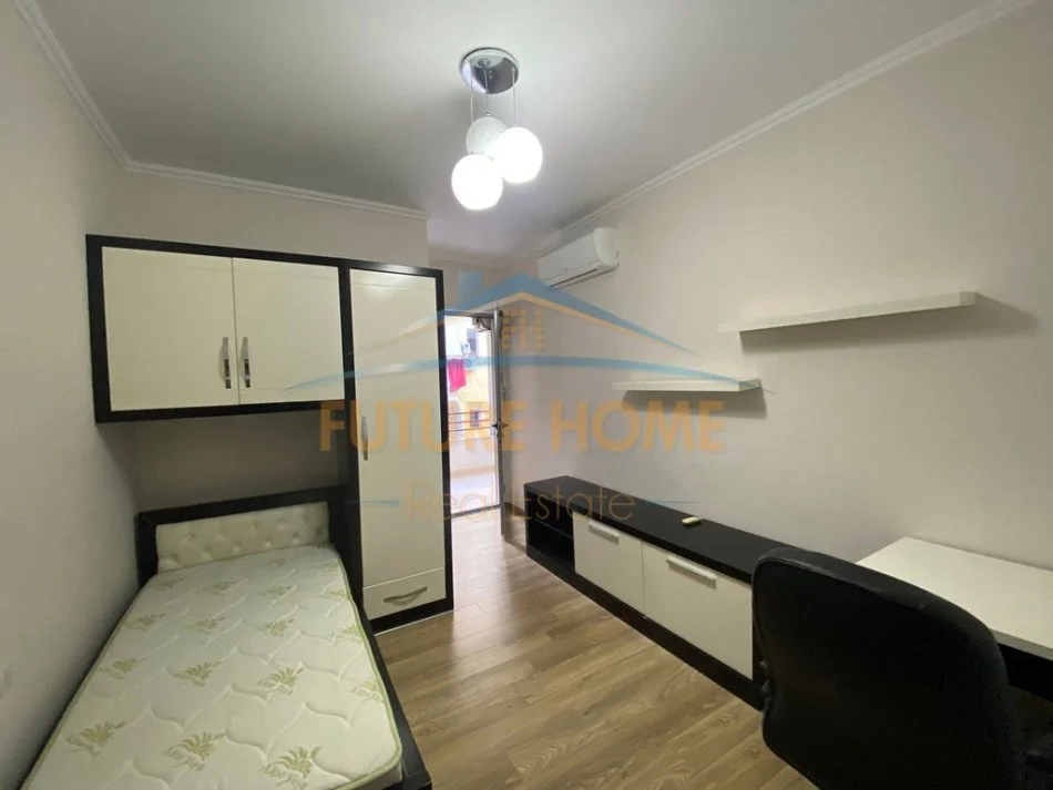 Tirane, jepet me qera apartament 2+1 Kati 4, 120 m² 650 € (Liqeni i Thate)