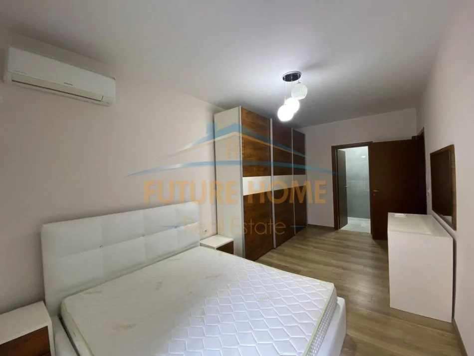 Tirane, jepet me qera apartament 2+1 Kati 4, 120 m² 650 € (Liqeni i Thate)