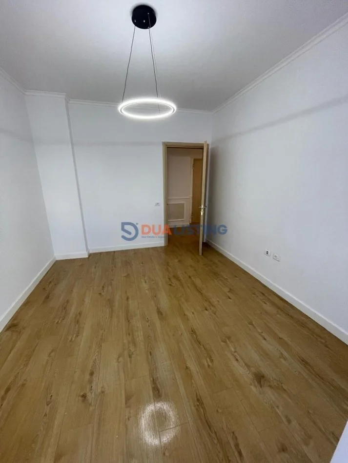 Tirane, shitet apartament 2+1+Ballkon Kati 8, 98 m² 153.000 € (Astiri)