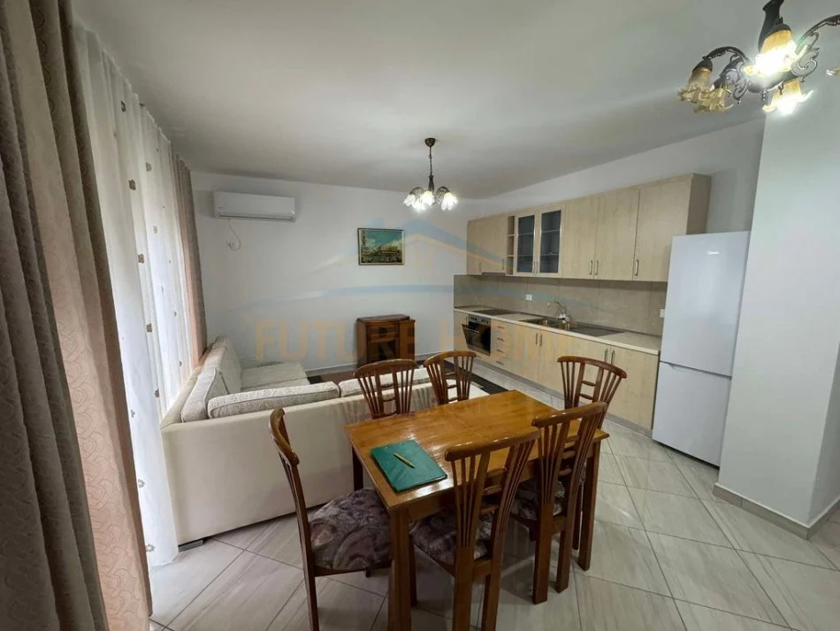 Tirane, jepet me qera apartament 2+1 Kati 1, 100 m² 650 € (Unaza e Re)