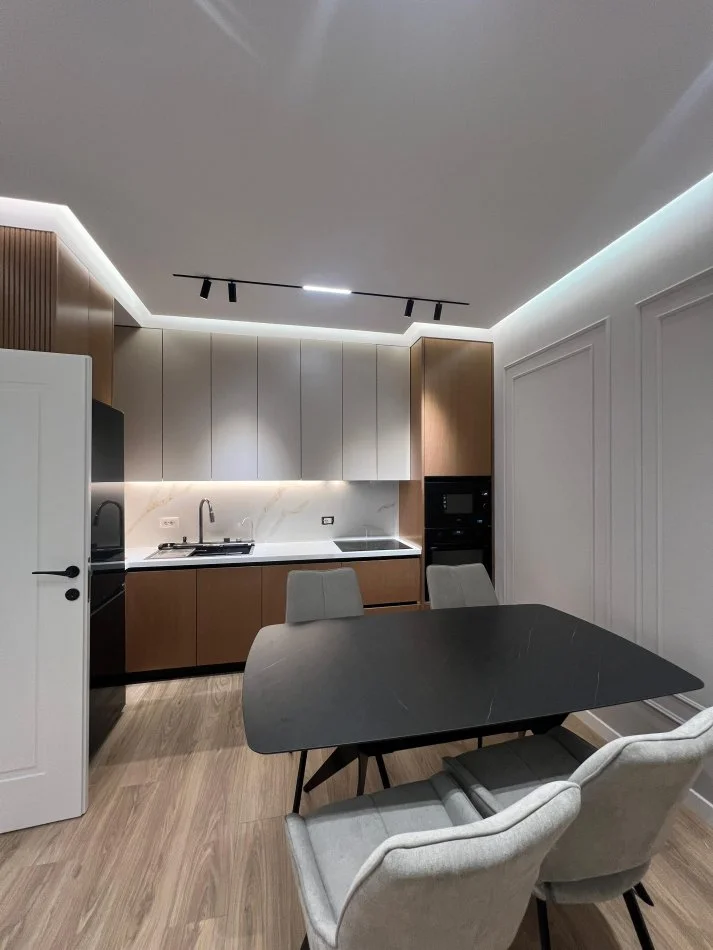 Tirane, jepet me qera apartament 1+1 Kati 2, 850 € (Liqieni i thate)