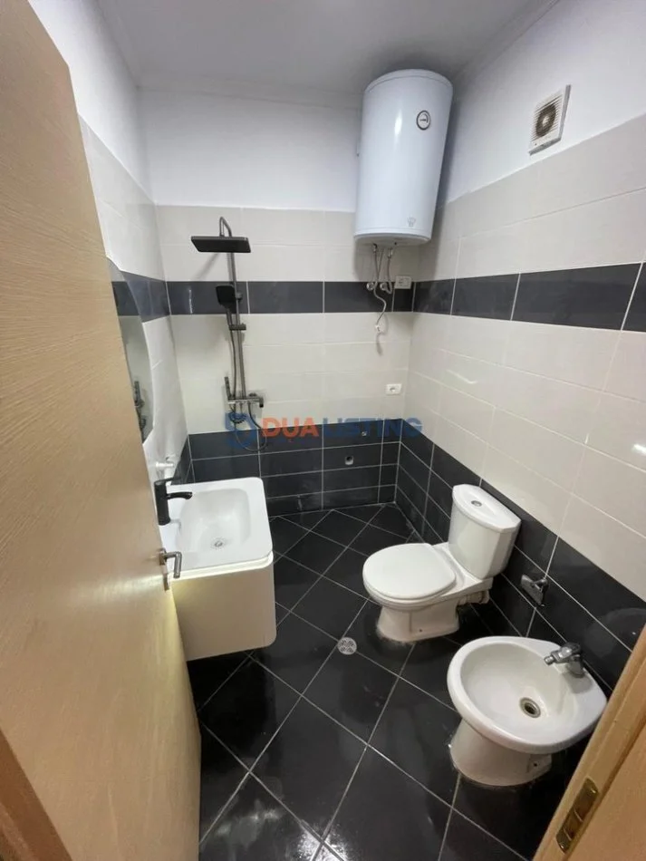 Tirane, shitet apartament 2+1+Ballkon Kati 8, 98 m² 153.000 € (Astiri)