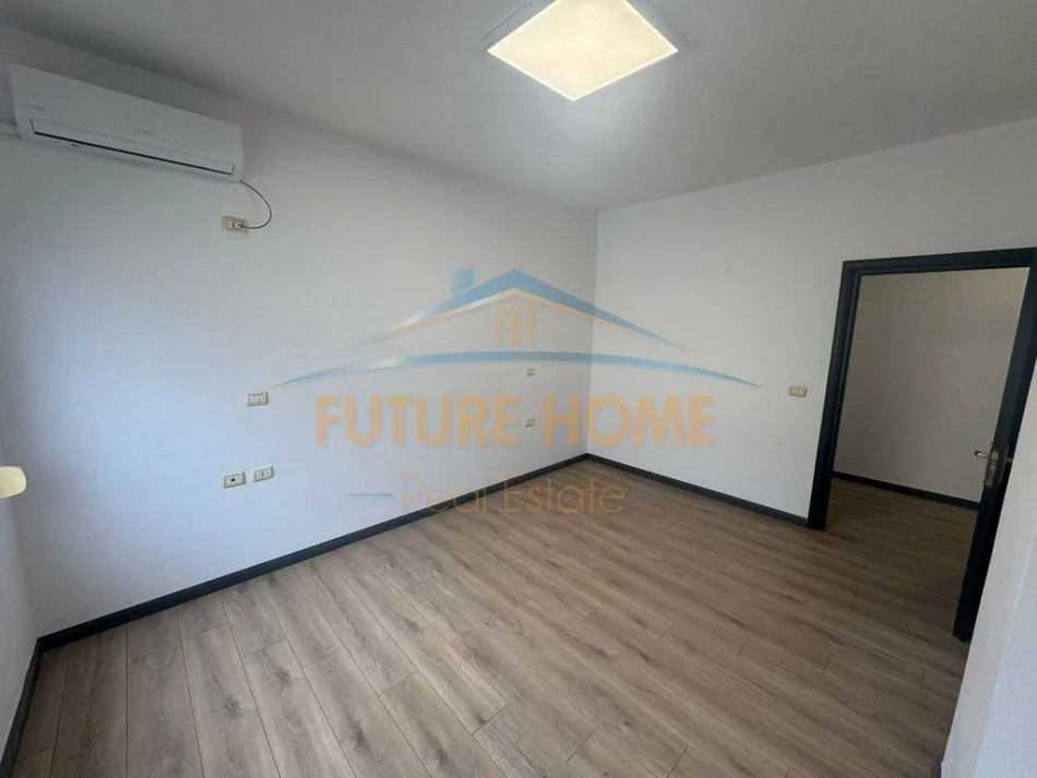 Tirane, shitet apartament 2+1 Kati 5, 82 m² 185.000 € (Komuna e Parisit)