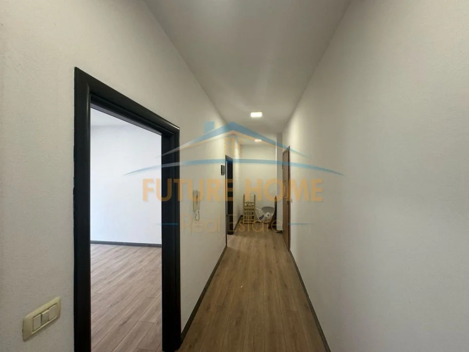 Tirane, shitet apartament 2+1 Kati 5, 82 m² (Komuna e Parisit)
