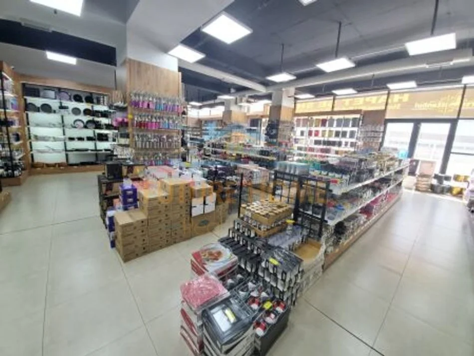 Tirane, jepet me qera ambjent biznesi Kati 0, 4.000 m² 6.199 € (komuna e parisit)