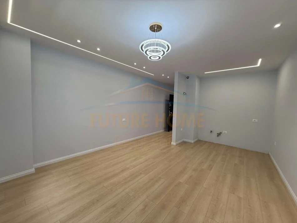Tirane, shes apartament 2+1+Ballkon Kati 1, 93 m² 265.000 € (Him Kolli)