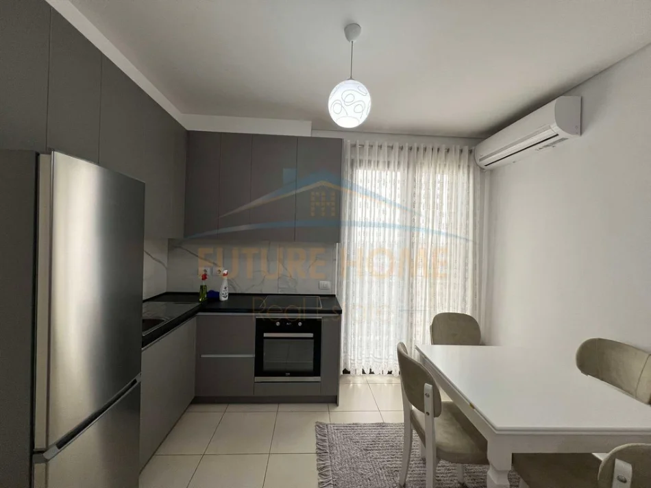 Tirane, jepet me qera apartament 2+1 Kati 6, 75 m² 586 € 