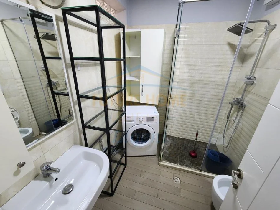 Tirane, jepet me qera apartament 2+1+Ballkon+Post Parkimi, Kati 1, 86 m² 800 € (Rezidenca Kodra e Diellit,)