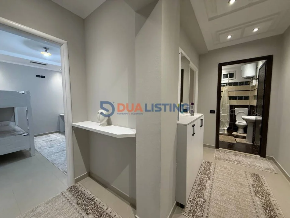 Tirane, jepet me qera apartament 2+1+Ballkon Kati 2, 80 m² 550 € (Rruga Besa)