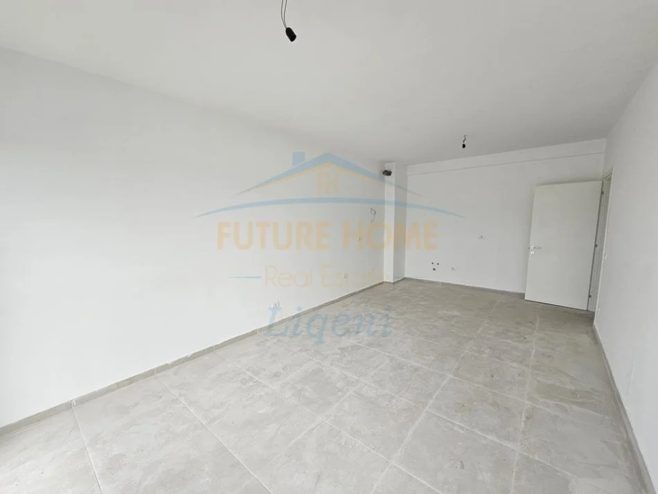 Tirane, shitet apartament 2+1+Ballkon Kati 4, 84 m² 110.000 € (Kompleksi Univers City)
