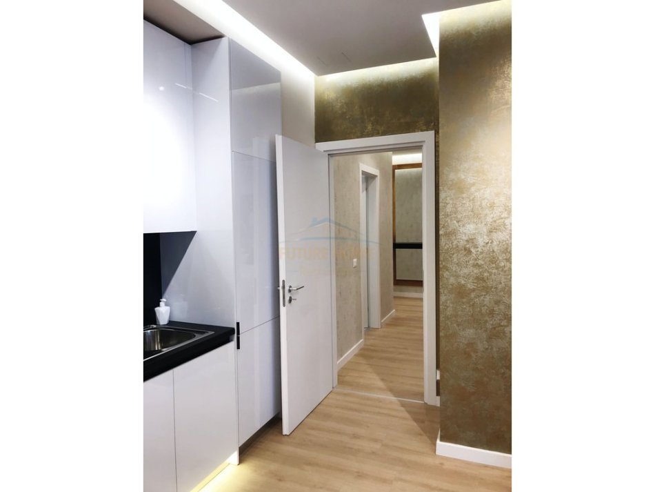 Tirane, shitet 2+1 Kati 3, 107 m² 275.000 € (Pazari i Ri)