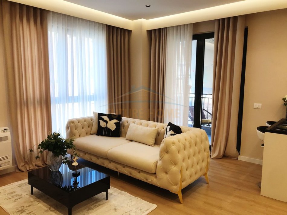 Tirane, shitet 2+1 Kati 3, 107 m² 275.000 € (Pazari i Ri)