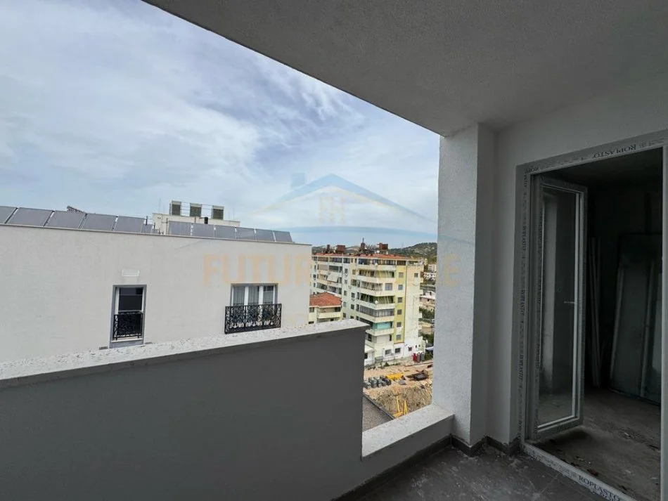 Durres, shitet apartament 2+1+Ballkon Kati 7, 100 m² (GOLEM)