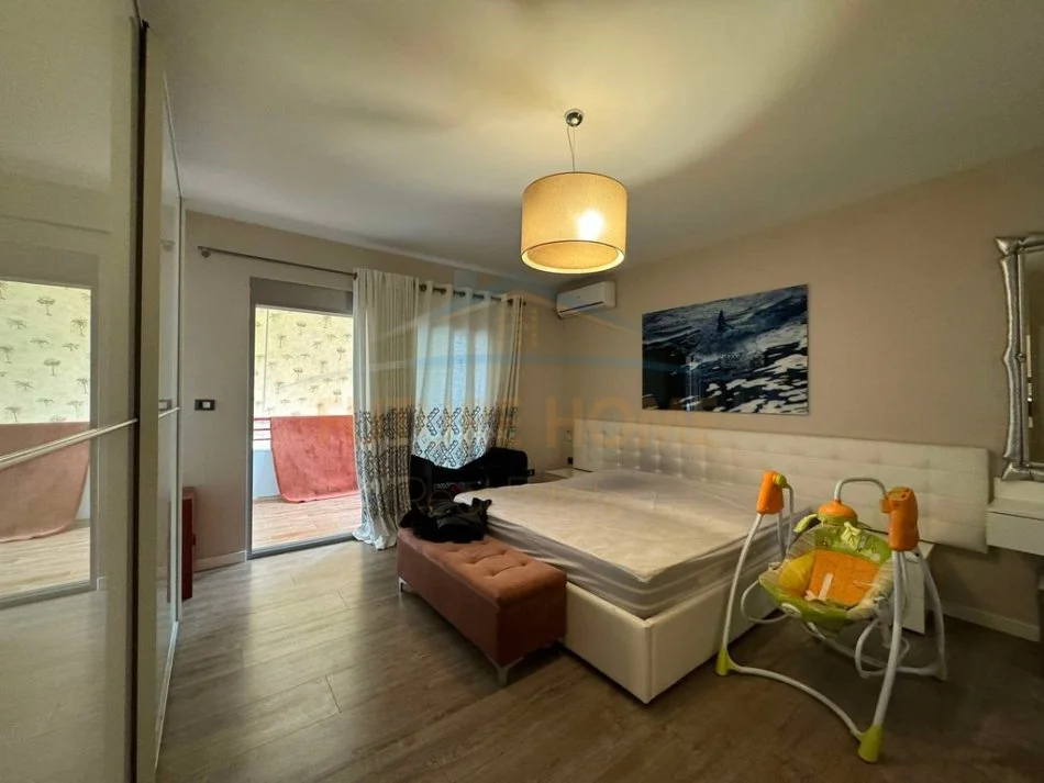 Tirane, jepet me qera apartament 2+1 Kati 5, 103 m² 1.500 € (Bllok)