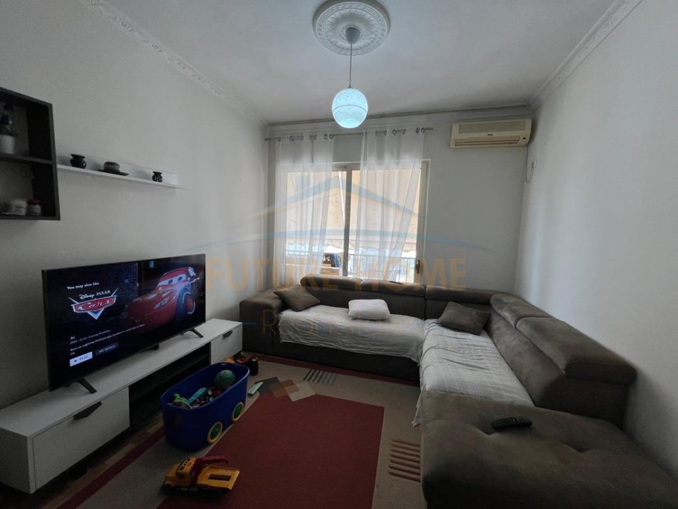 Tirane, shitet apartament 2+1 , 91 m² 140.000 € (Rruga Foto Xhavella)