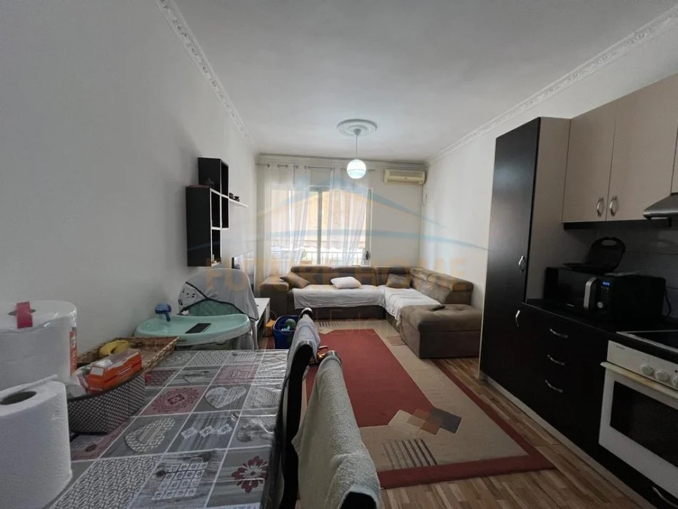 Shitet, Apartament 2+1+2, Unaza e Re, Tiranë