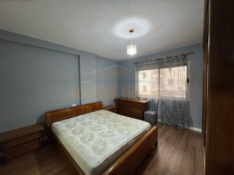 Tirane, shes apartament 2+1+Ballkon Kati 2, 99 m² 135.000 € (yzberisht , bulevardi migjeni)   UNA52057