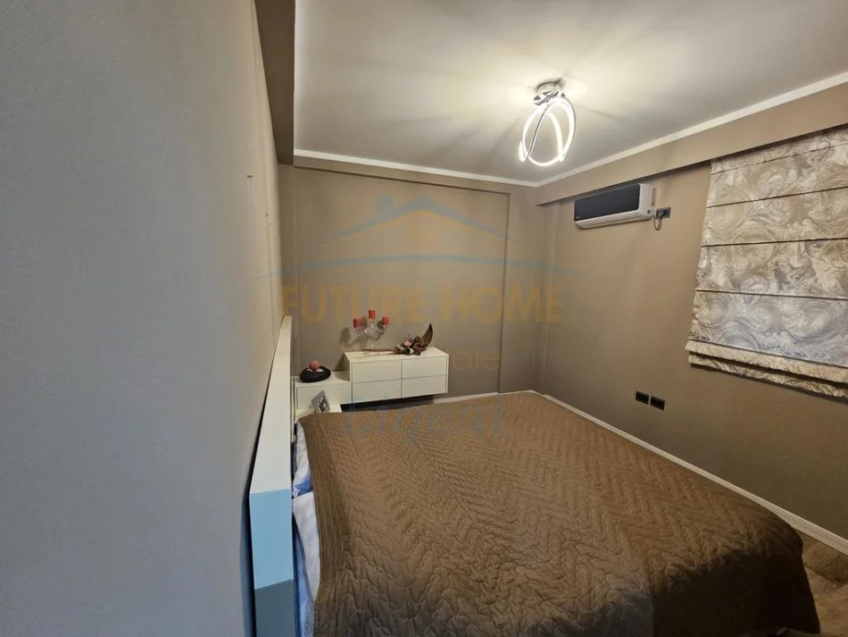 Tirane, jepet me qera apartament 3+1 Kati 2, 134 m² 1.300 € (Liqeni i Thate)