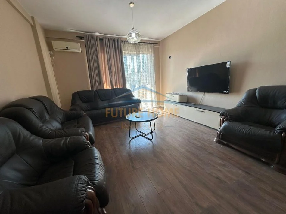 Tirane, jepet me qera apartament 2+1 Kati 10, 83 m² 450 € (Unaza E Re)