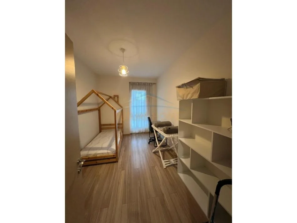 Tirane, jepet me qera apartament 2+1 Kati 4, 77 m² 800 € (Zogu i zi)
